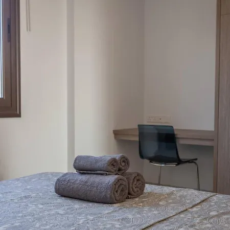 Townhouse Lotus - Modern 2-br Retreat Near The