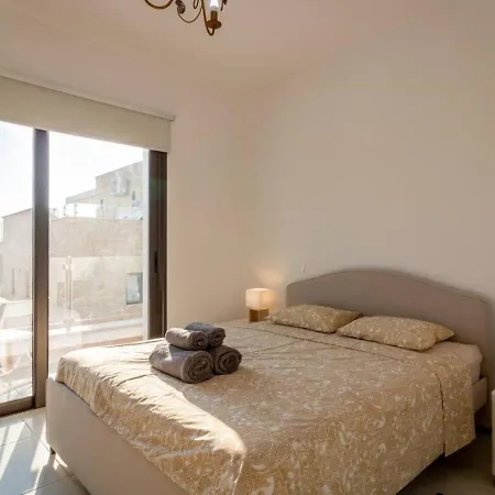 Semesterbostad Townhouse Lotus - Modern 2-br Retreat Near The Pégeia