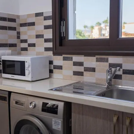 Townhouse Lotus - Modern 2-br Retreat Near The Semesterbostad