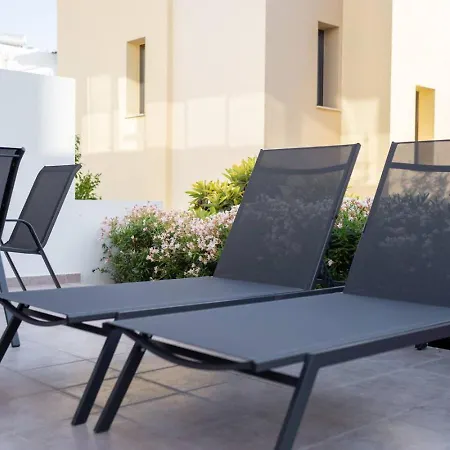 Semesterbostad Townhouse Lotus - Modern 2-br Retreat Near The *