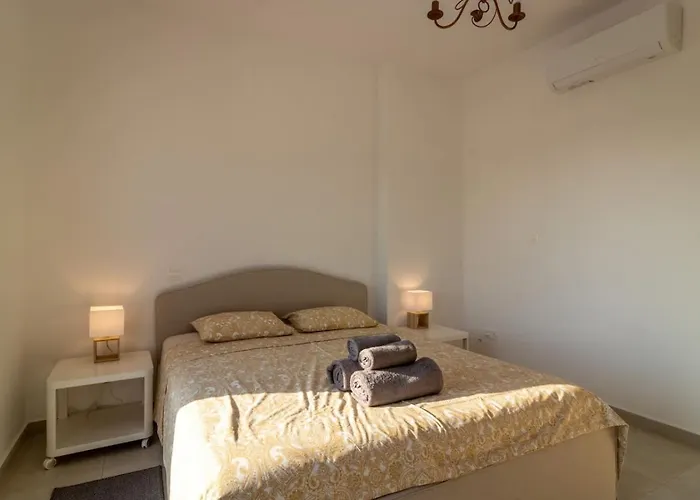 Casa vacanze Townhouse Lotus - Modern 2-br Retreat Near The Peyia