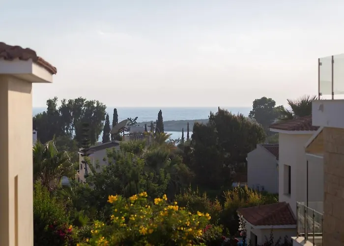 Casa vacanze Townhouse Lotus - Modern 2-br Retreat Near The Peyia