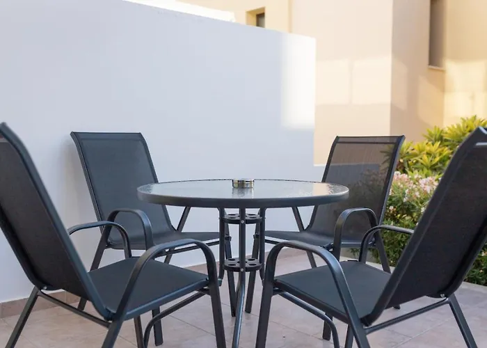 Townhouse Lotus - Modern 2-br Retreat Near The * Peyia