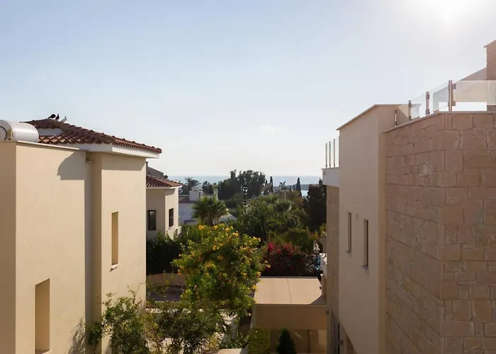 Casa vacanze Townhouse Lotus - Modern 2-br Retreat Near The Peyia