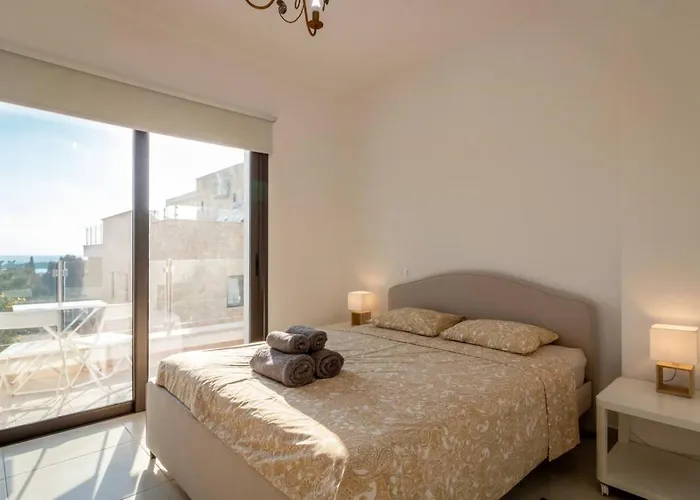 Casa vacanze Townhouse Lotus - Modern 2-br Retreat Near The Peyia