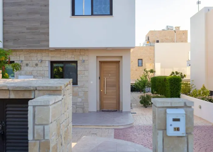 Townhouse Lotus - Modern 2-br Retreat Near The Casa vacanze *