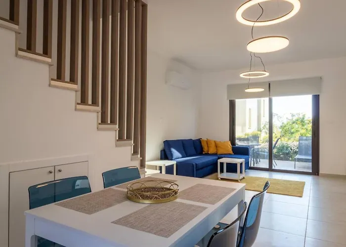 Casa vacanze Townhouse Lotus - Modern 2-br Retreat Near The Peyia