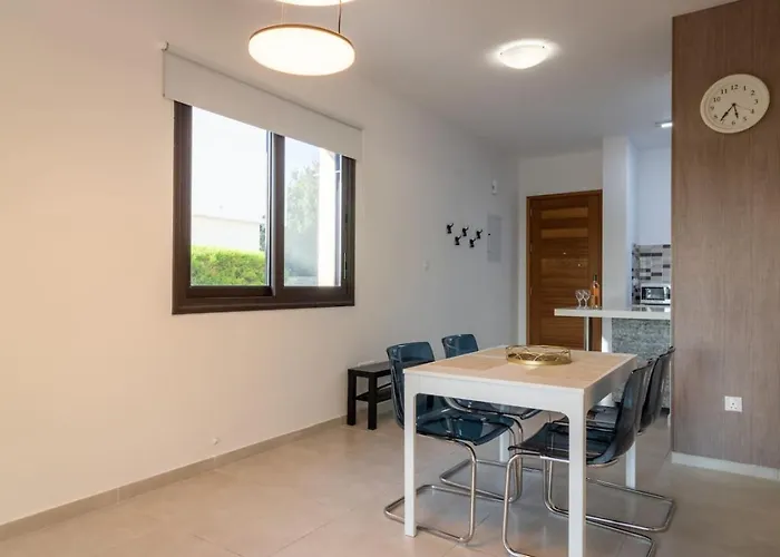 Townhouse Lotus - Modern 2-br Retreat Near The * Peyia