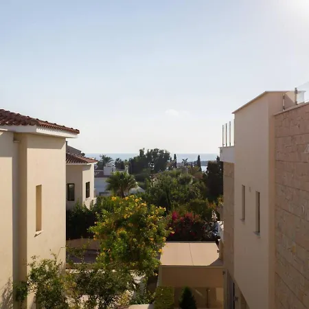 Дом отдыха Townhouse Lotus - Modern 2-br Retreat Near The Пейя