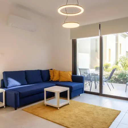 Townhouse Lotus - Modern 2-br Retreat Near The *