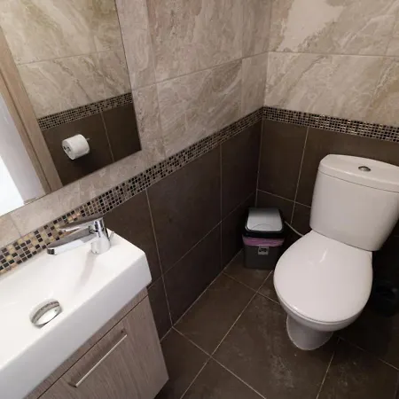 Townhouse Lotus - Modern 2-br Retreat Near The Дом отдыха Пейя