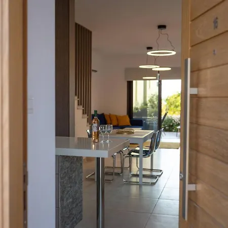 Дом отдыха Townhouse Lotus - Modern 2-br Retreat Near The Пейя