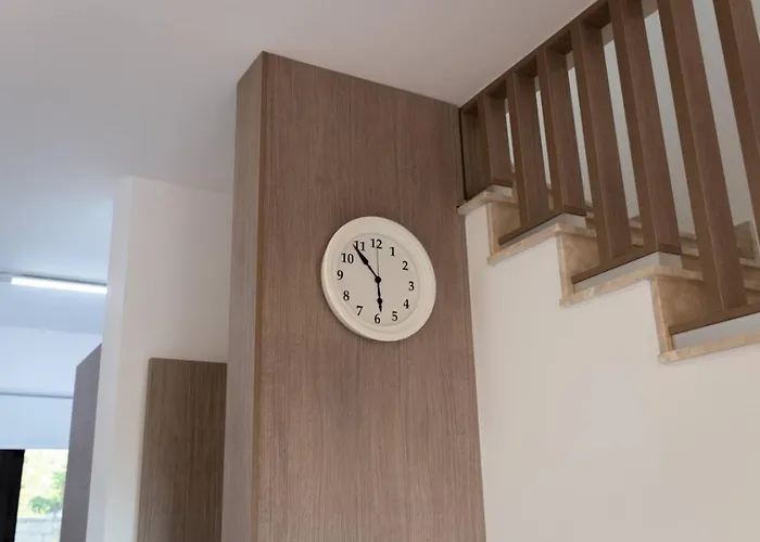 Townhouse Lotus - Modern 2-br Retreat Near The Prázdninový dům