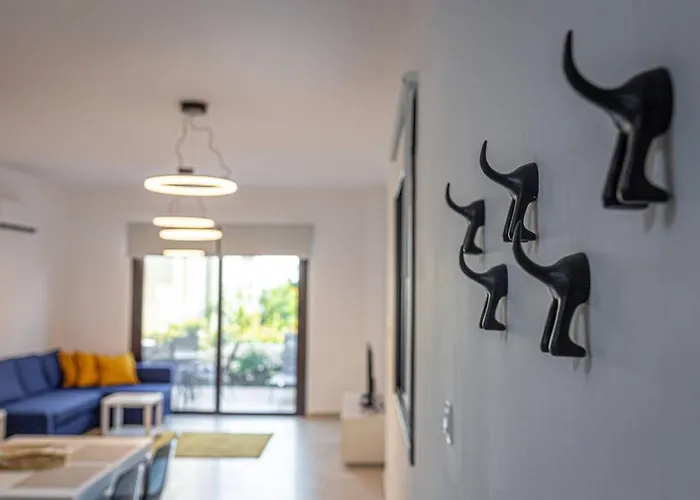 Prázdninový dům Townhouse Lotus - Modern 2-br Retreat Near The *